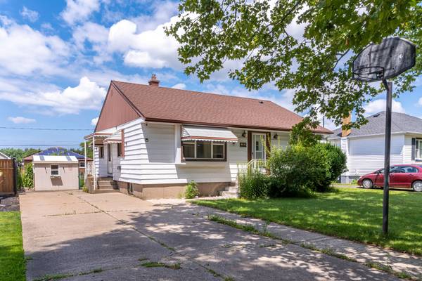 76 Albert ST W, Thorold, ON L2V 2G9