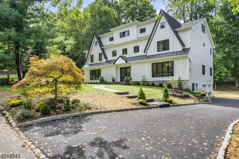 55 Mohawk Rd, Millburn Twp., NJ 07078