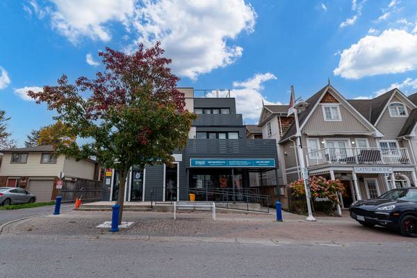 631 Liverpool RD #301, Pickering, ON L1W 1R1