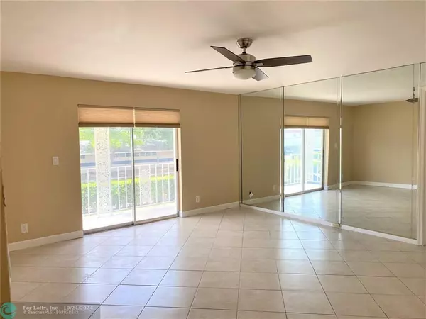 Deerfield Beach, FL 33441,501 SE 8th St  #203