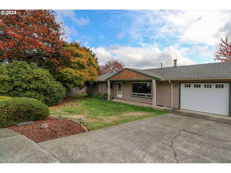 1326 N NUTMEG ST, Coquille, OR 97423