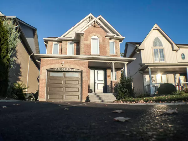 52 Margaret Graham CRES, East Gwillimbury, ON L0G 1M0