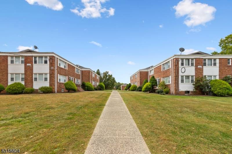 6 Stanford Dr Apt 1B #1B, Bridgewater Twp., NJ 08807