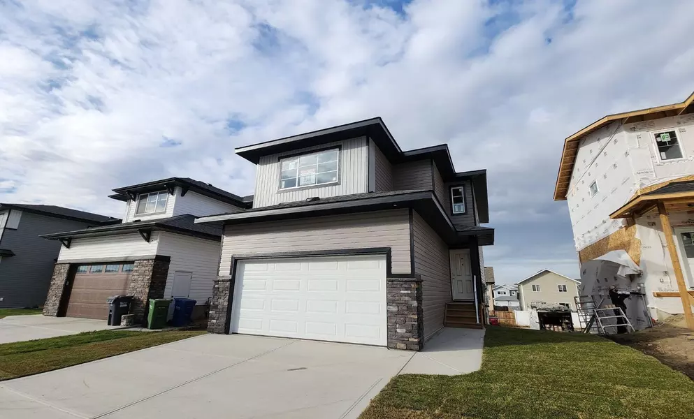 34 Thayer Close, Red Deer, AB T4P 0W7