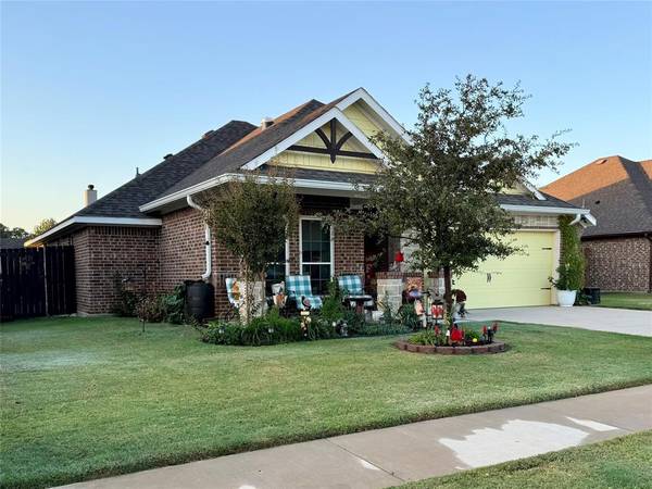 Springtown, TX 76082,948 E 5th Street