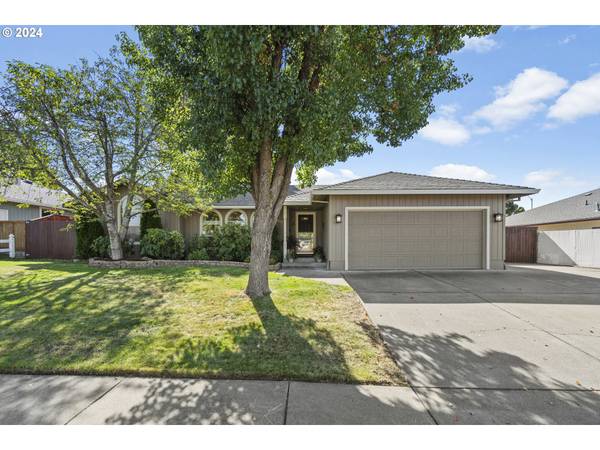 3332 SHARMAN WAY, Medford, OR 97504