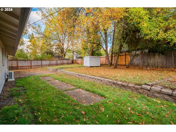 Eugene, OR 97405,837 E 35TH PL