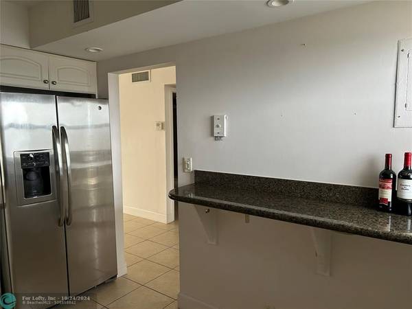 Pompano Beach, FL 33062,750 N Ocean Blvd  #1409