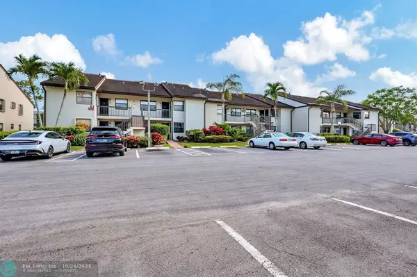 Lake Worth, FL 33467,7650 Tahiti Ln  #102