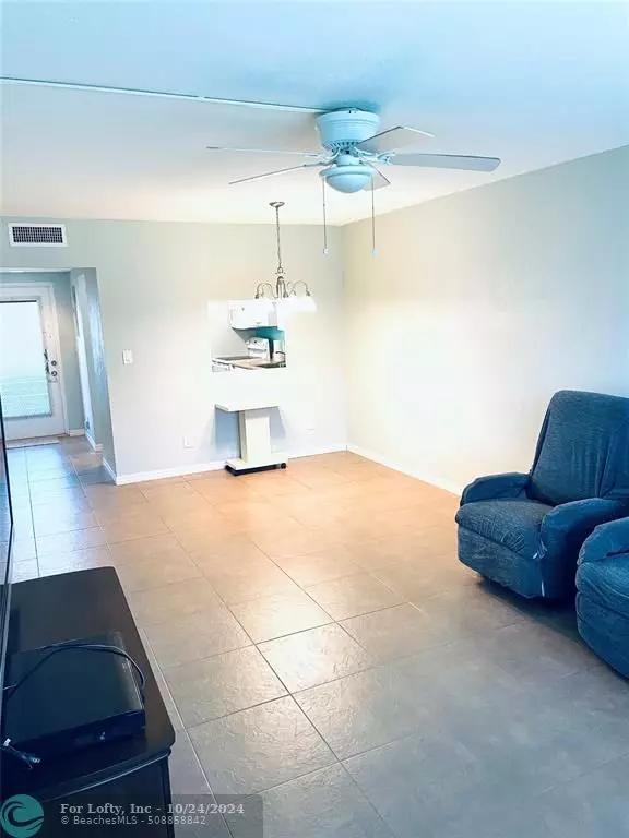 Margate, FL 33063,7837 Golf Circle Dr  #106