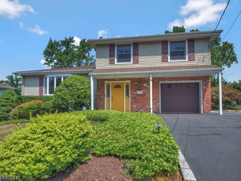 16 Stirling Ln, Wayne Twp., NJ 07470