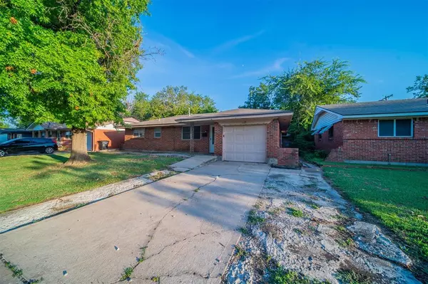 Moore, OK 73160,740 SW 3rd Street