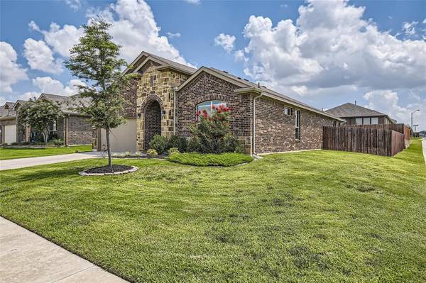 1217 Burlingame Drive, Cleburne, TX 76033