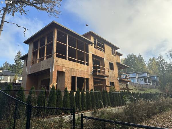 Lake Oswego, OR 97035,5010 PARK BLUFF PL