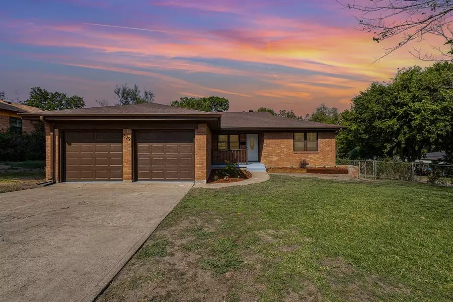 829 Calcutta Drive, Dallas, TX 75241