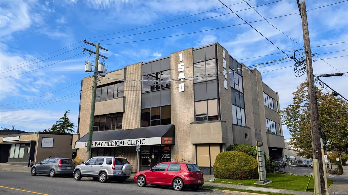 Victoria, BC V8R 1B2,1640 Oak Bay Ave #301