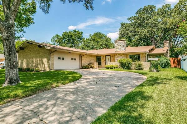 1013 N Sleepy Hollow Drive,  Irving,  TX 75061