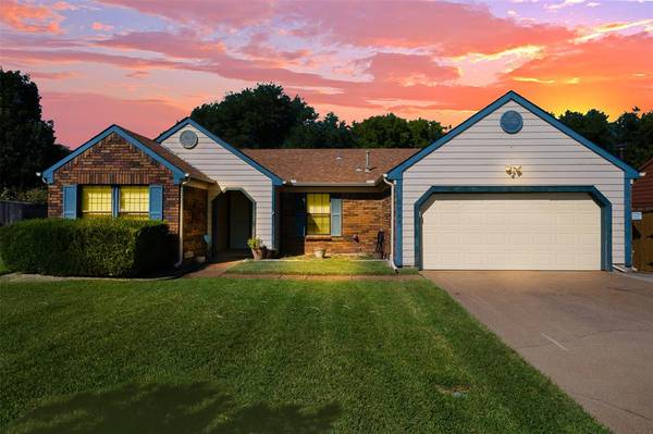 3229 Beavers Bend Trail,  Grand Prairie,  TX 75052