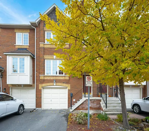 Richmond Hill, ON L4C 0H6,95 Weldrick AVE #37