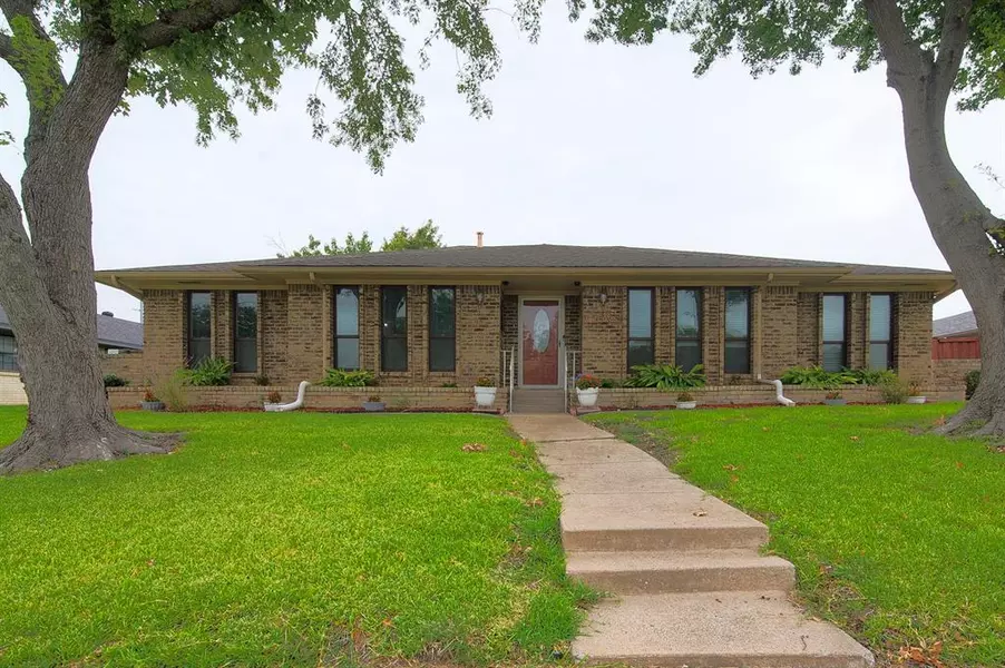 2614 Country Club Parkway, Garland, TX 75043