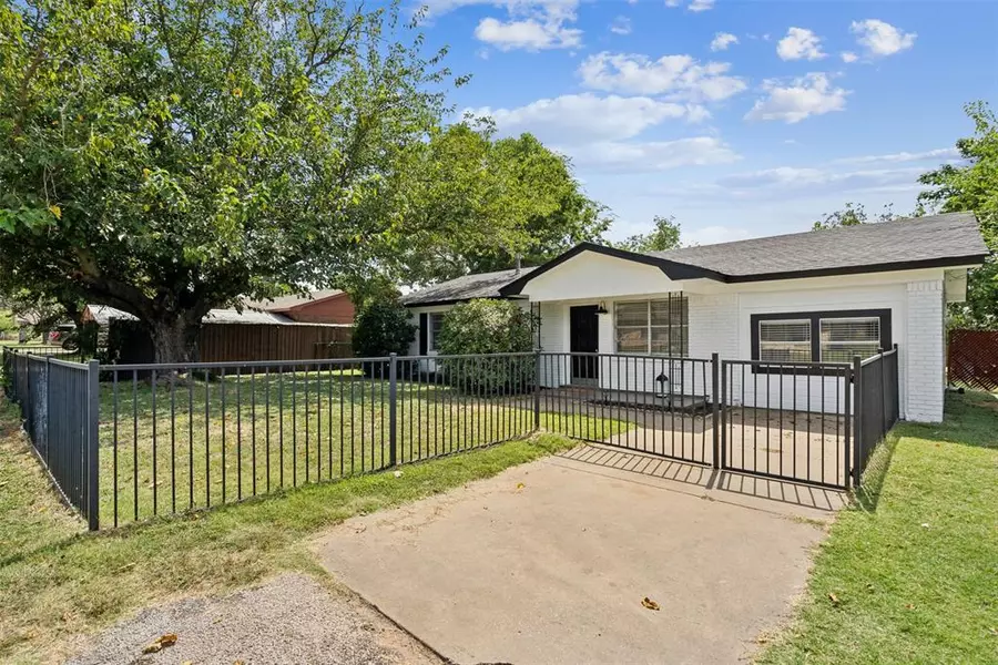 206 Blundell Street, Ranger, TX 76470