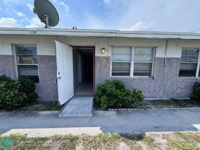 Riviera Beach, FL 33404,1109 W 28th Street  #2