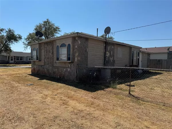 Altus, OK 73521,1409 E Hemlock Street