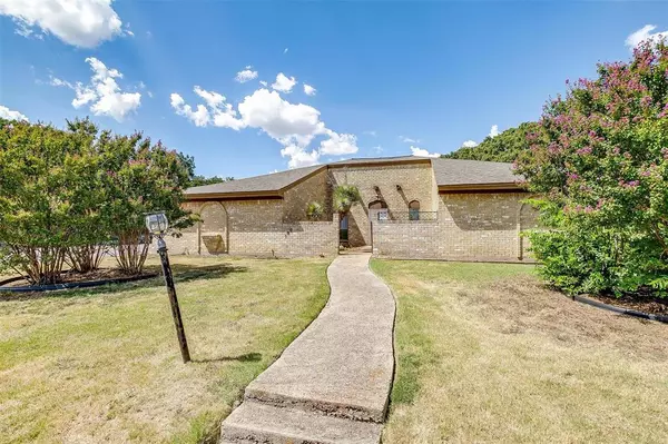 6196 Wrigley Way, Fort Worth, TX 76133