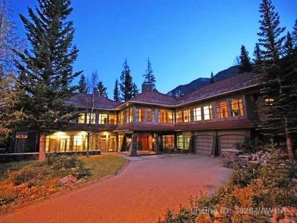 4 Cascade CT, Banff, AB T1L 1B1