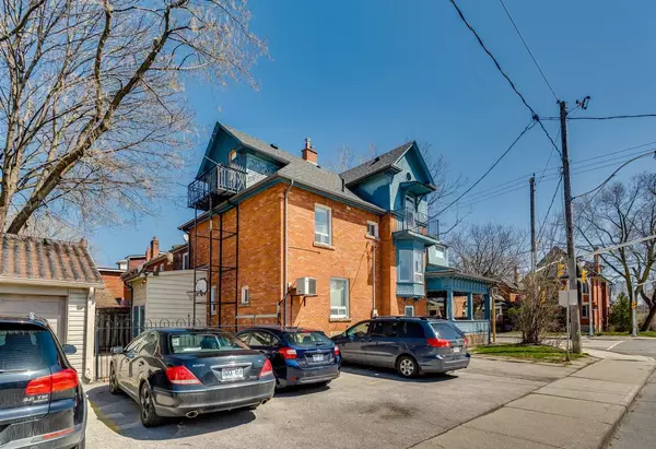 Toronto W02, ON M6P 1P8,236 Annette ST