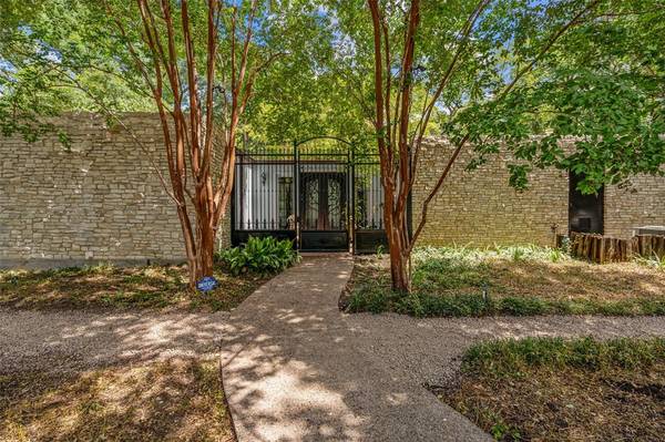 3921 Overton Park Drive E,  Fort Worth,  TX 76109