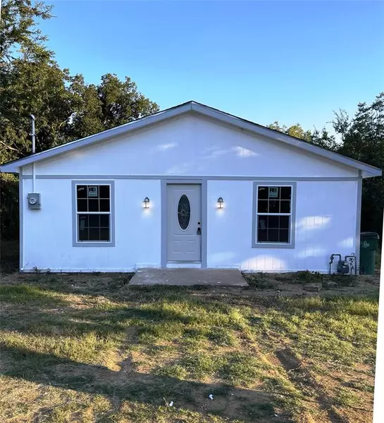 621 W Pine Street, Jacksboro, TX 76458