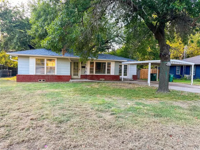 1103 N Howeth Street, Gainesville, TX 76240