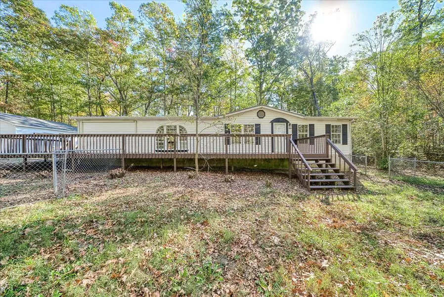 570 Tom Welch Rd, Crossville, TN 38571