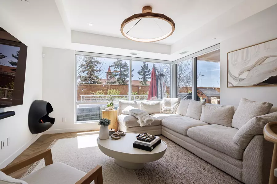 8445 Broadcast AVE Southwest #110, Calgary, AB T3H4C7