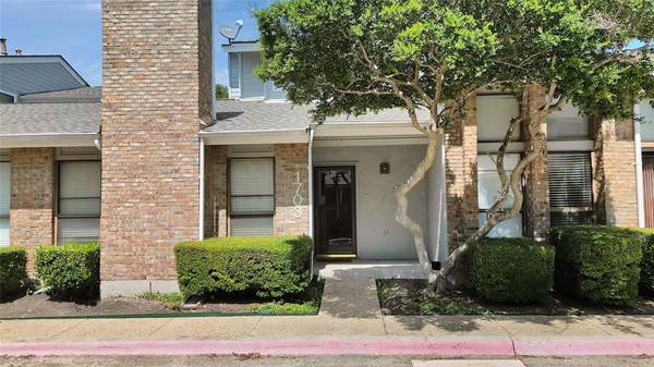 17490 Meandering Way #1703,  Dallas,  TX 75252