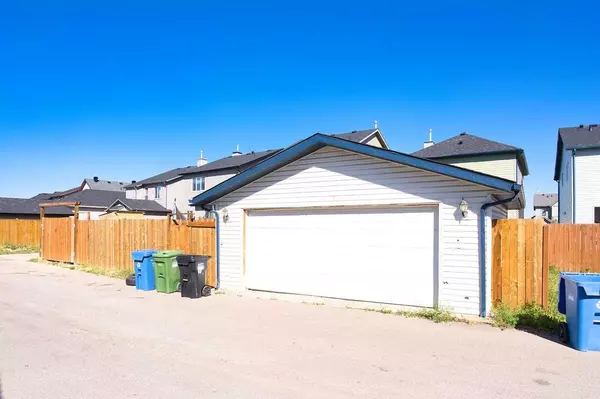 Calgary, AB T3J 0B3,9221 Saddlebrook DR NE