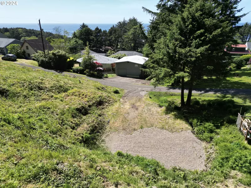 512 OVERLOOK DR, Yachats, OR 97498