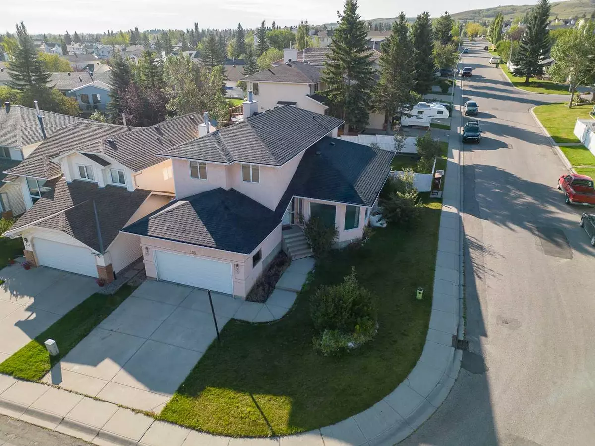 Calgary, AB T3K 3Y5,135 Sandringham RD NW