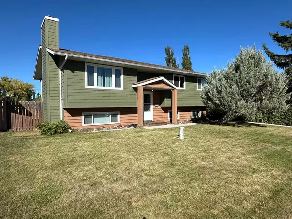 75 Dundee CRES, Penhold, AB T0M 1R0