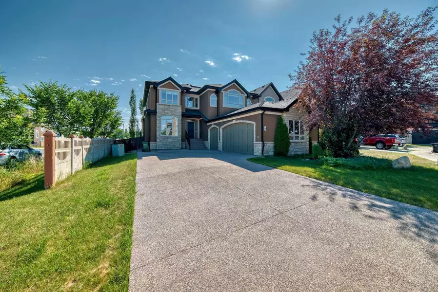 4 Rockcliff PT NW, Calgary, AB T3G5Z4