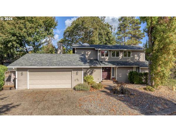 1017 NW OAKWOOD CIR, Mc Minnville, OR 97128