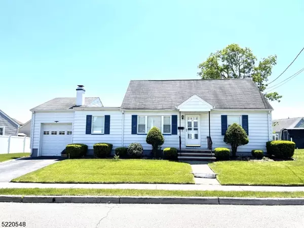 82 Elizabeth Pl, Totowa Boro, NJ 07512