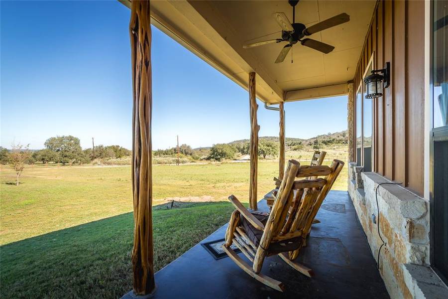 800 Quarter Horse Circle, Burnet, TX 78639