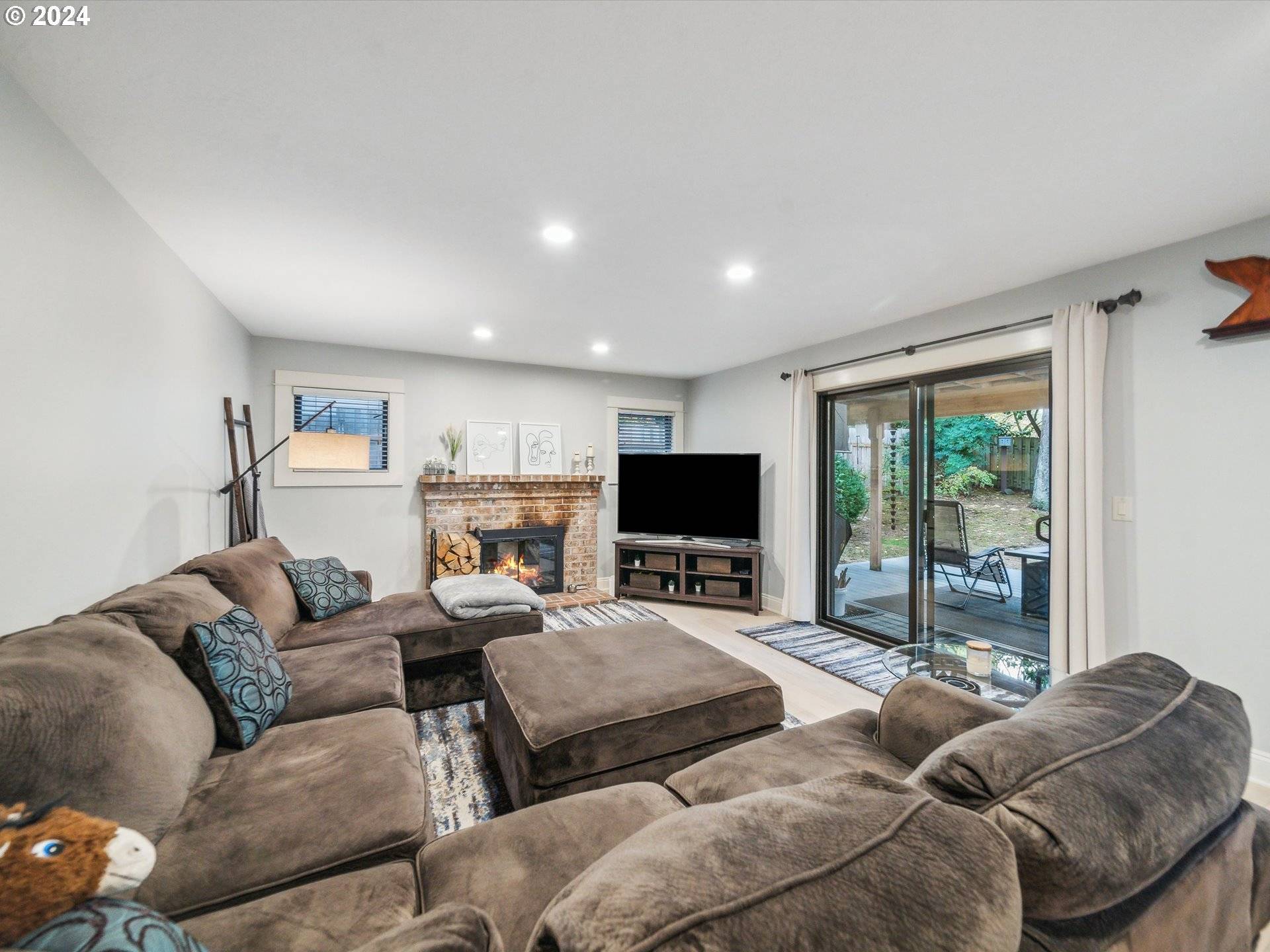 Portland, OR 97219,12124 SW LESSER RD