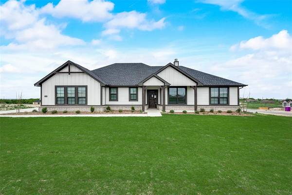 1020 Flagstone Drive, Weatherford, TX 76085