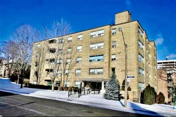 2 Ridelle AVE #105, Toronto C04, ON M6B 1H4