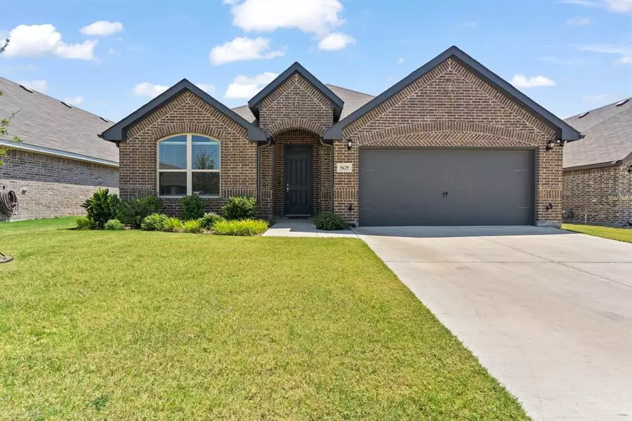 5629 Mountain Island Drive, Fort Worth, TX 76179