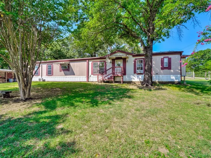 900 Shaded Lane, Burleson, TX 76028