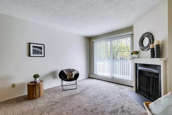 Calgary, AB T2W 2T6,315 Southampton DR Southwest #8202